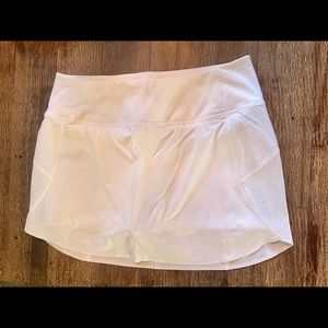 Athleta run with it 14” skort M Never Worn
